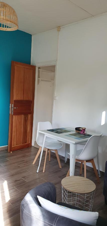 Meuble Chez Gilbert Apartment Le Tampon Bagian luar foto