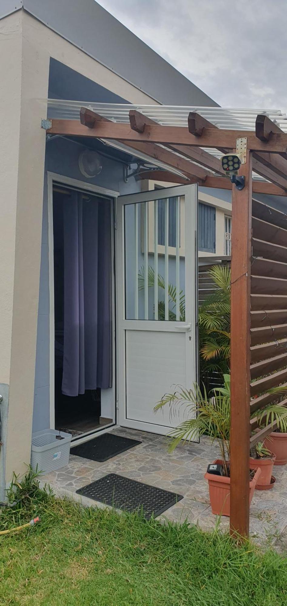 Meuble Chez Gilbert Apartment Le Tampon Bagian luar foto